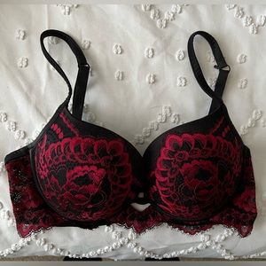 Red lace bra 34D